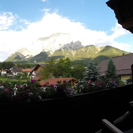 Ξενοδοχείο με διαμερίσματα Haus Brabant 3*